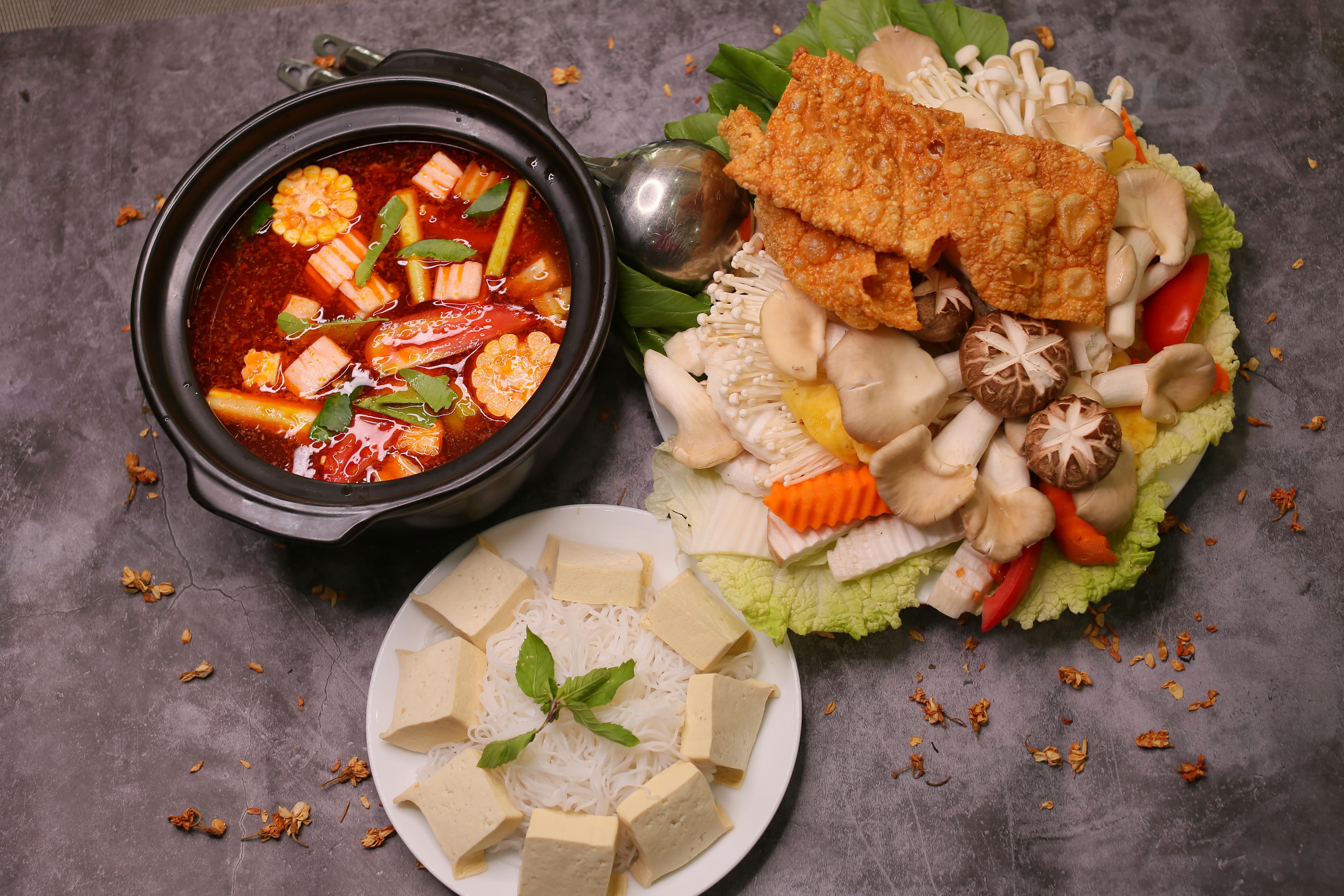 Lẩu Thái chay (Vegetarian Thai Hotpot)
