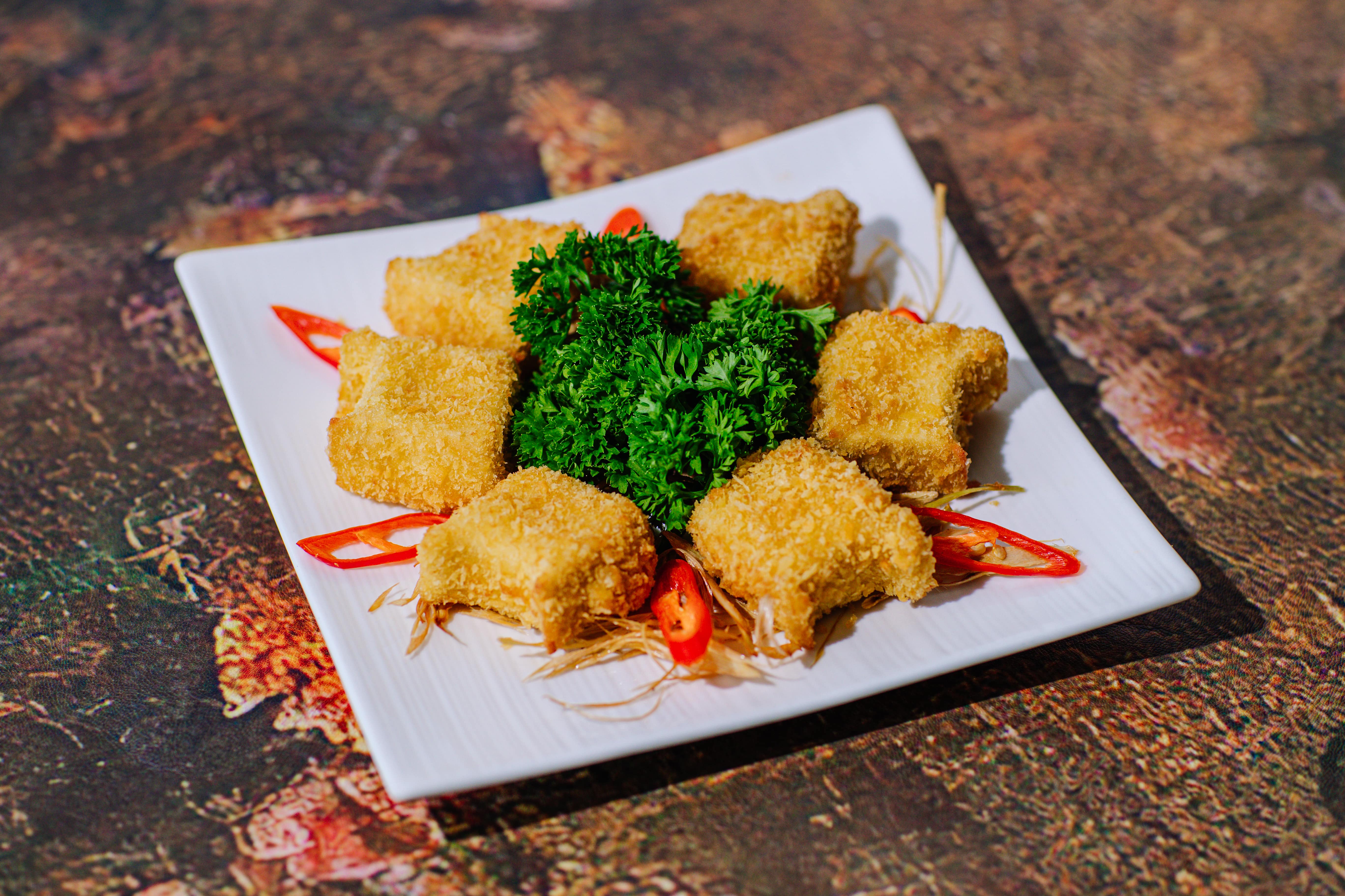 Đậu chiên xù (deep-fried tofu)