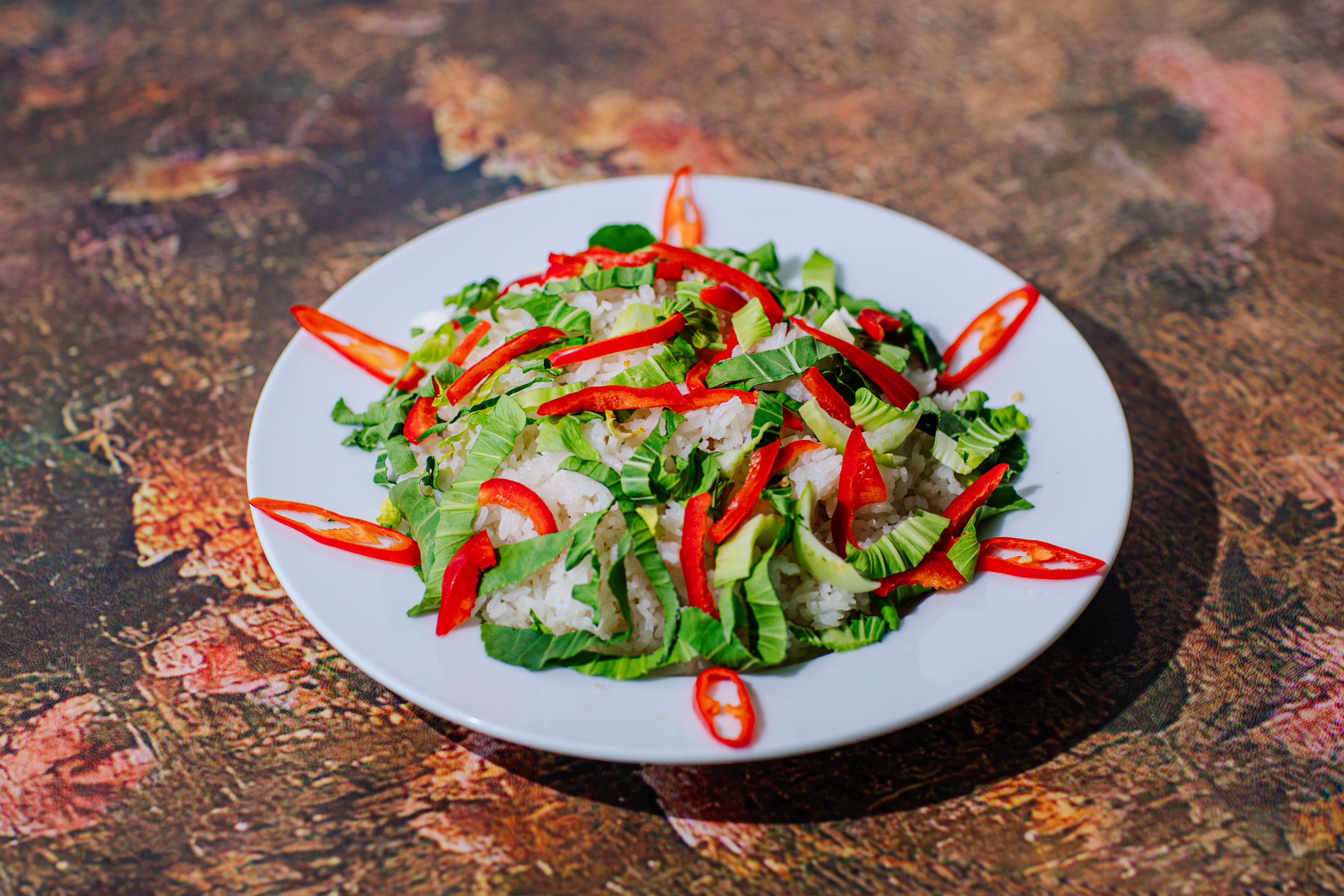 Cơm chiên cháy tỏi (Fried rice with garlic)