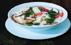Canh rong biển đậu nấm Mushroom seaweed soup